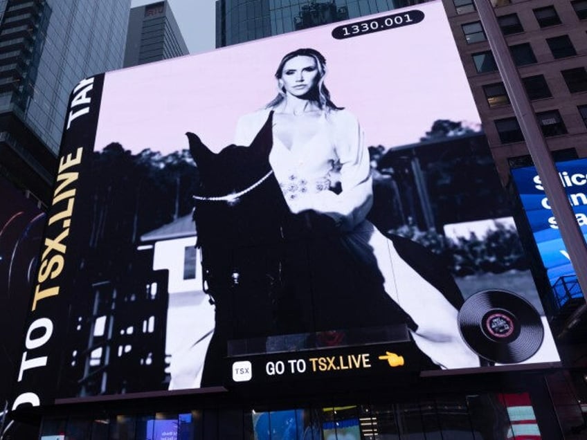lara trump single censored on times square billboard music charts