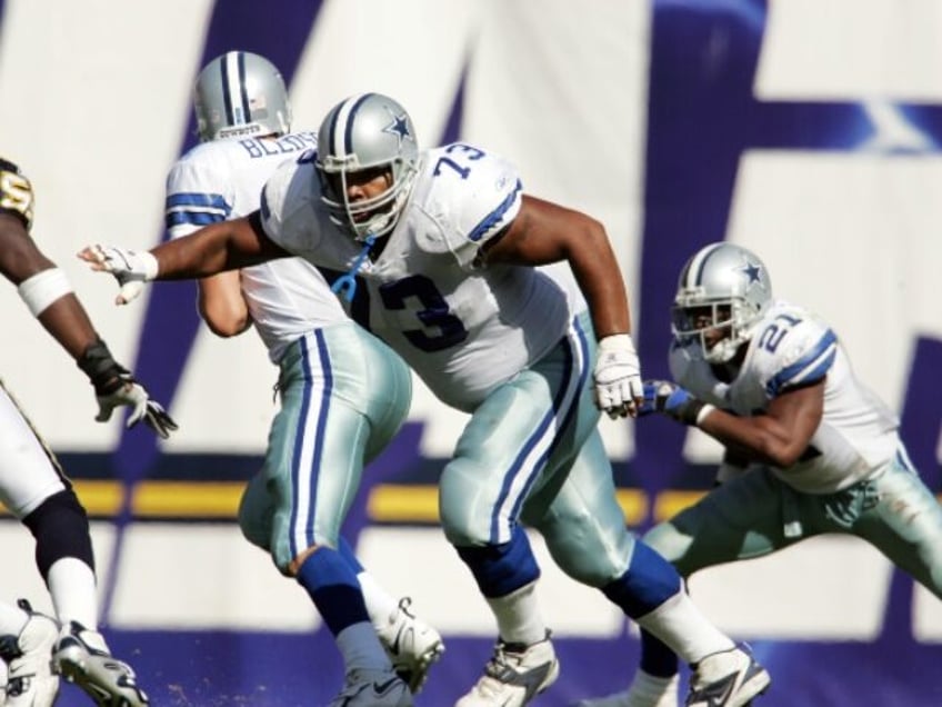 Dallas Cowboys Larry Allen against San Diego Chargers on Sept. 11, 2005 at Qualcomm Stadiu