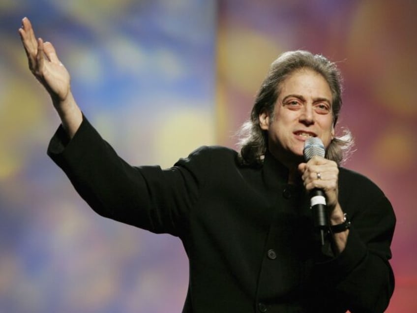 LAS VEGAS - JULY 27: Comedian/actor Richard Lewis hosts the Video Software Dealers Associ