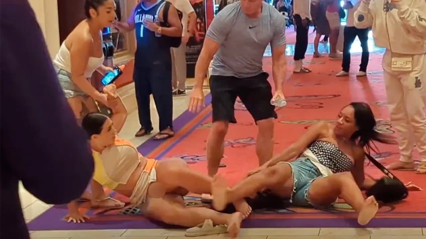 las vegas brawl involving scantily clad women erupted over a married man police