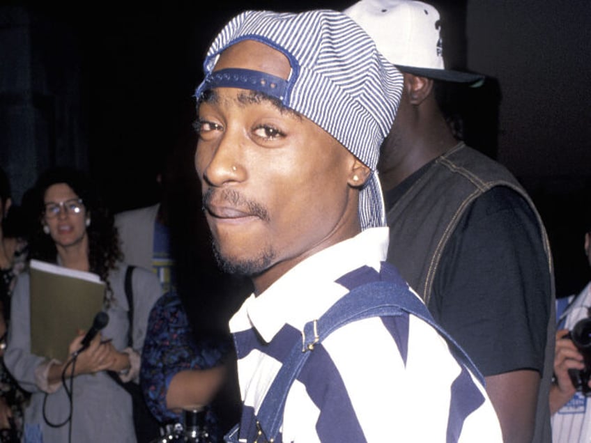 las vegas police search home in connection with 1996 murder of tupac shakur