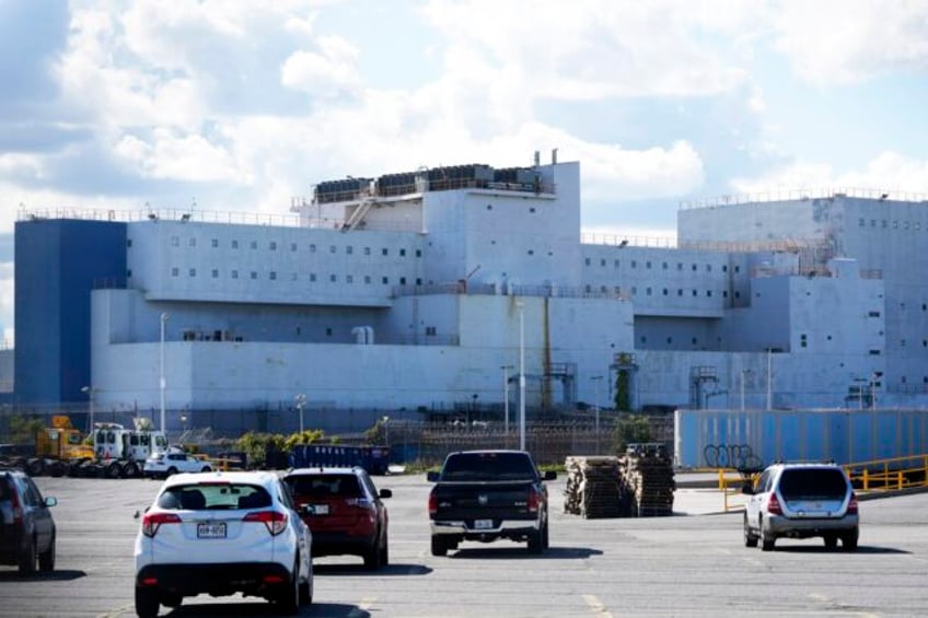 last operating us prison ship a grim vestige of mass incarceration set to close in nyc