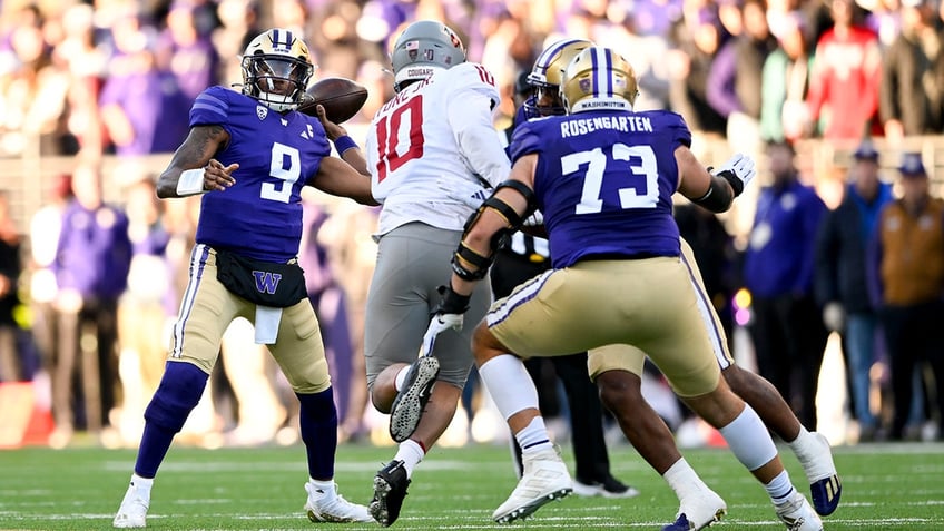 last second field goal secures washingtons perfect regular season wins apple cup