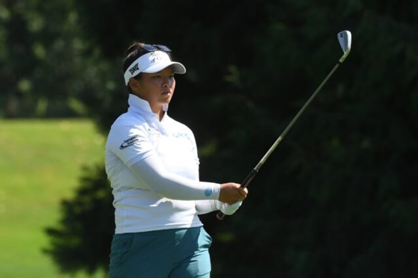 late birdie lifts khang to lpga portland classic lead