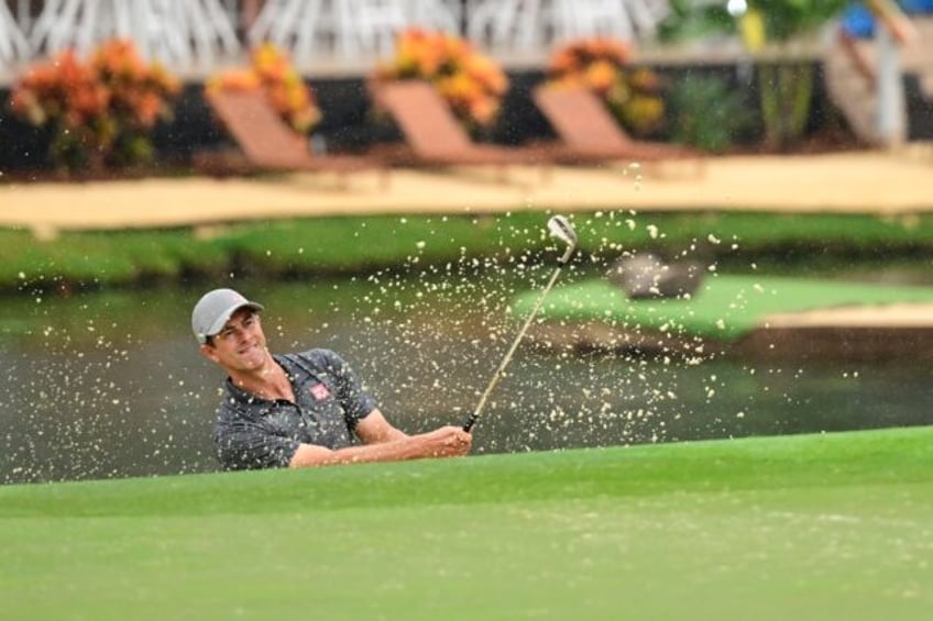 late eagle lifts henley to wyndham lead as scott starts strong