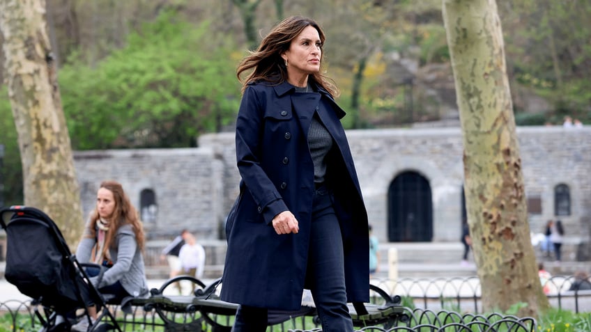 Mariska Hargitay filming "Law & Order: SVU" 