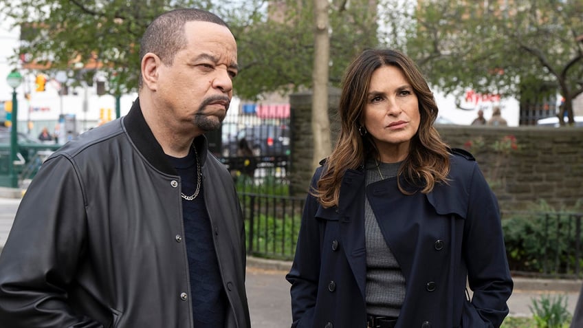 Ice-T as Sgt. Odafin Fin Tutuola and Mariska Hargitay as Captain Oliva Benson look concerned on the set of Law & Order: SVU