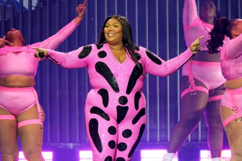 lawsuit by former dancers accuses lizzo of sexual harassment and creating a hostile work environment