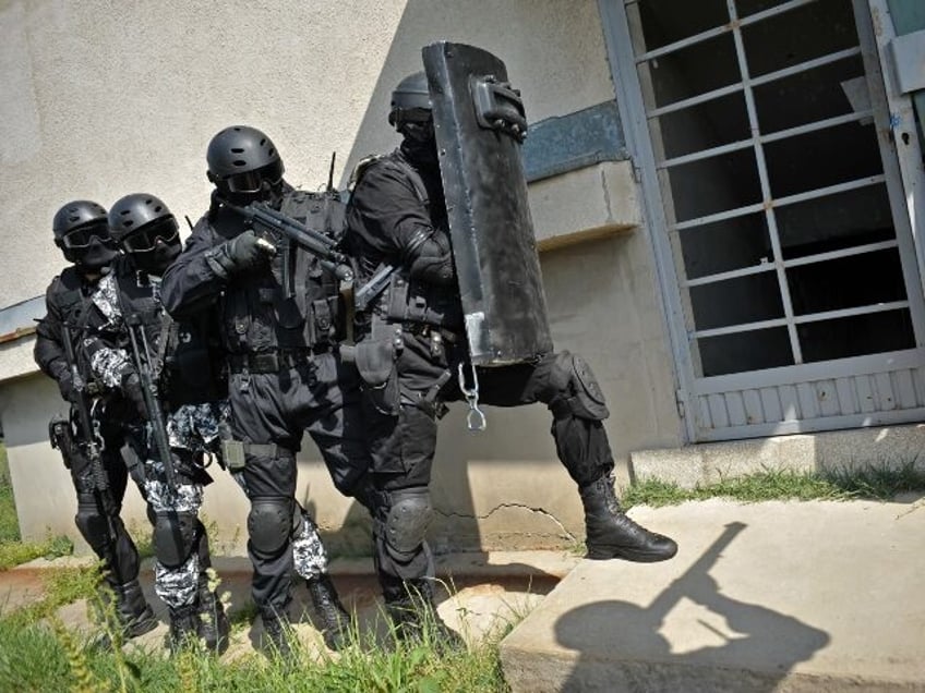 SWAT Raid