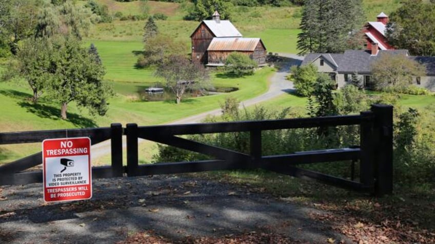 leaf peeping influencers are clogging a vermont backroad the town is closing it