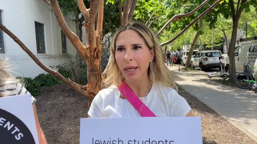 Jewish mother protesting at GWU