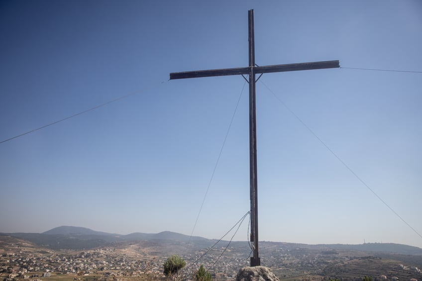 lebanese christians flee israeli airstrikes on their villages amidst war with hezbollah