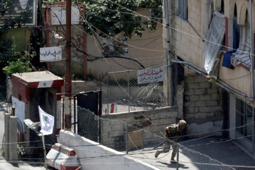 lebanon clashes kill six in palestinian refugee camp