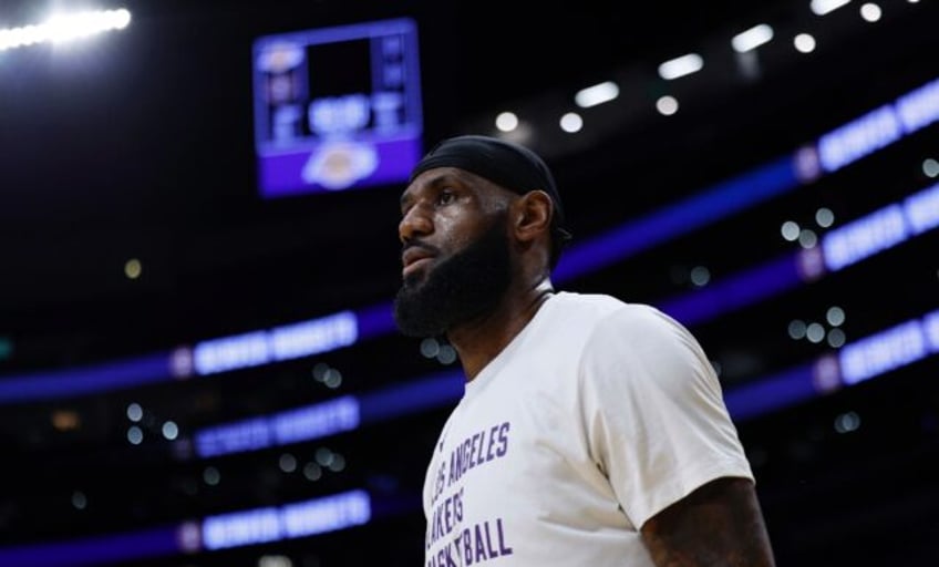 LeBron James of the Los Angeles Lakers became the first NBA player to reach the 40,000-poi