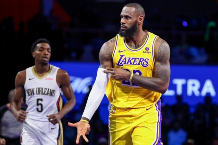 lebron james scores 30 points lakers rout pelicans 133 89 to reach tournament final