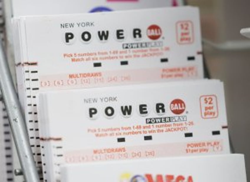 Leftover spare change earns Michigan man big lottery jackpot
