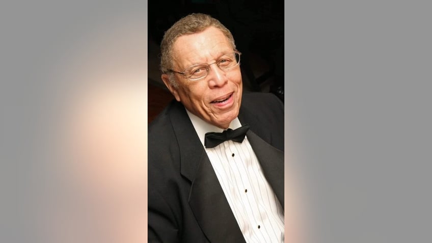 legendary chicago journalist harry porterfield dead at 95 after 5 decades in tv