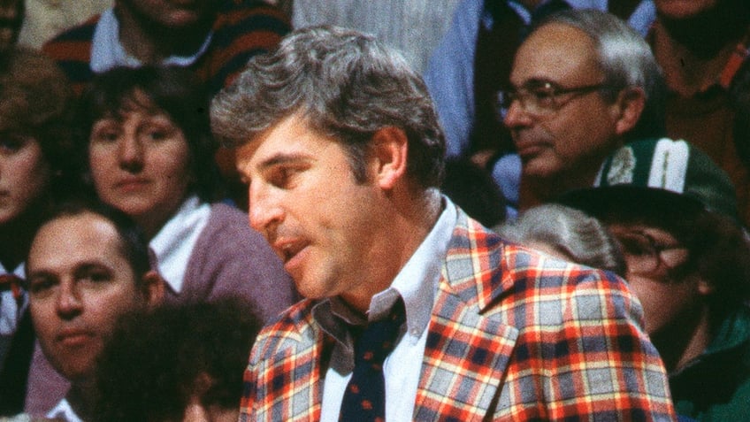 legendary college basketball coach bob knight dead at 83