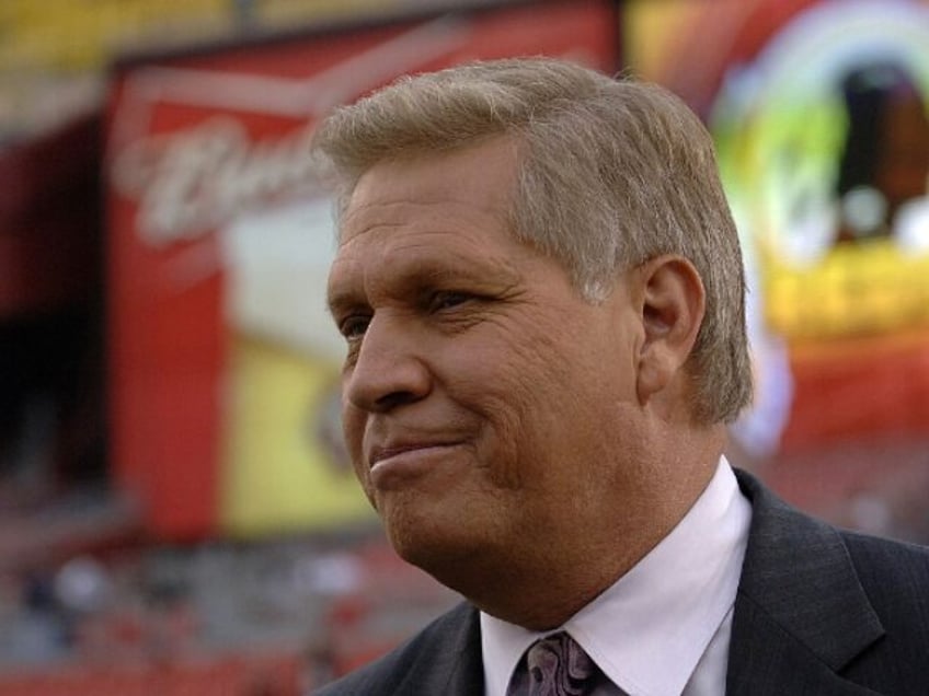 Sideline reporter Chris Mortensen on ESPN Monday Night Football September 11, 2006 in Was