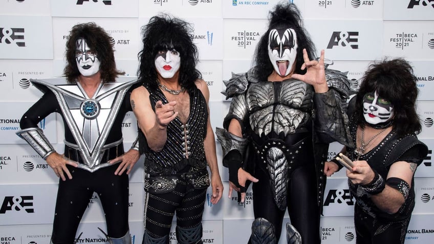 legendary rock band kiss to give final performances this weekend at madison square garden