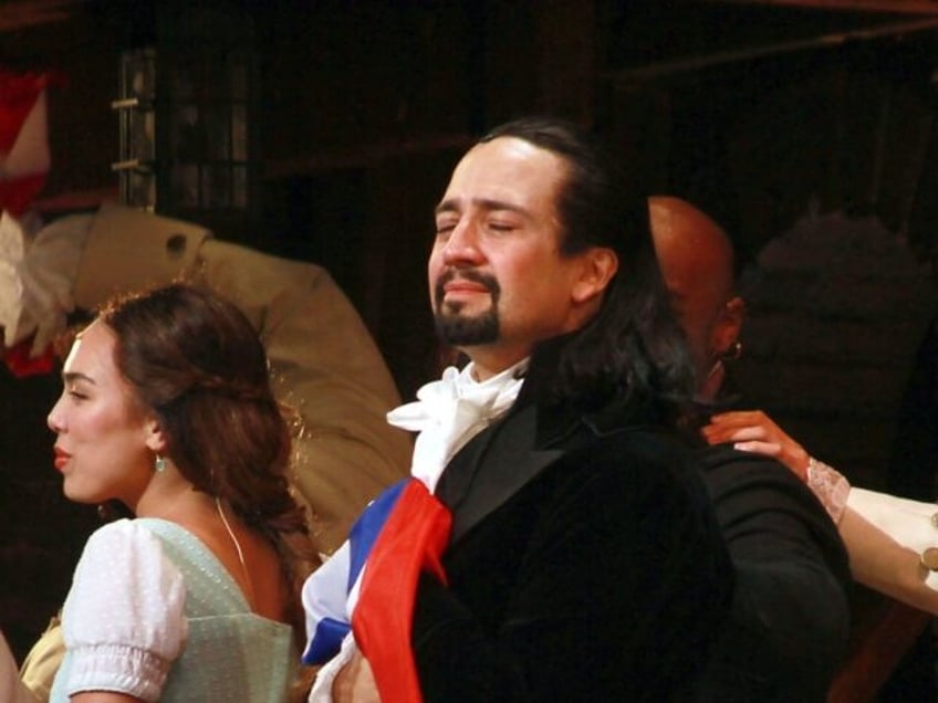 SAN JUAN, PUERTO RICO - JANUARY 27: Lin-Manuel Miranda and the cast of "Hamilton" say good