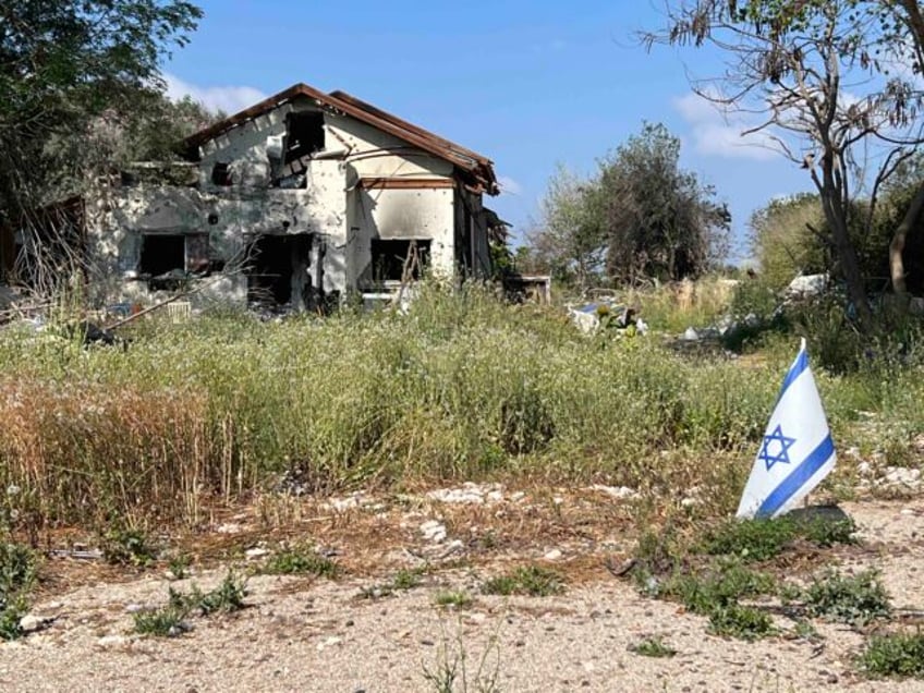 let my people go kibbutz nir oz holds passover seder to demand freedom for hostages
