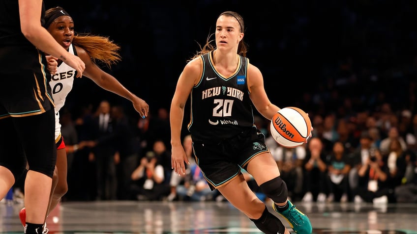 liberty guard sabrina ionescu throws up courtside during wnba finals loss