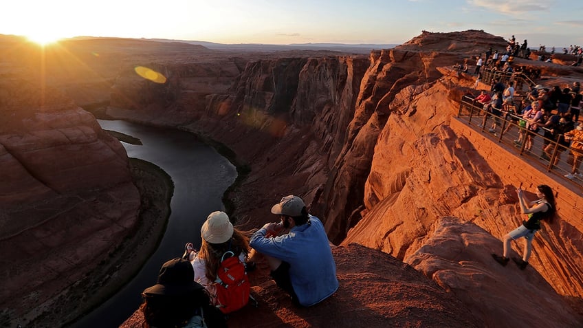 Arizona's Horseshoe Bend draws tourists