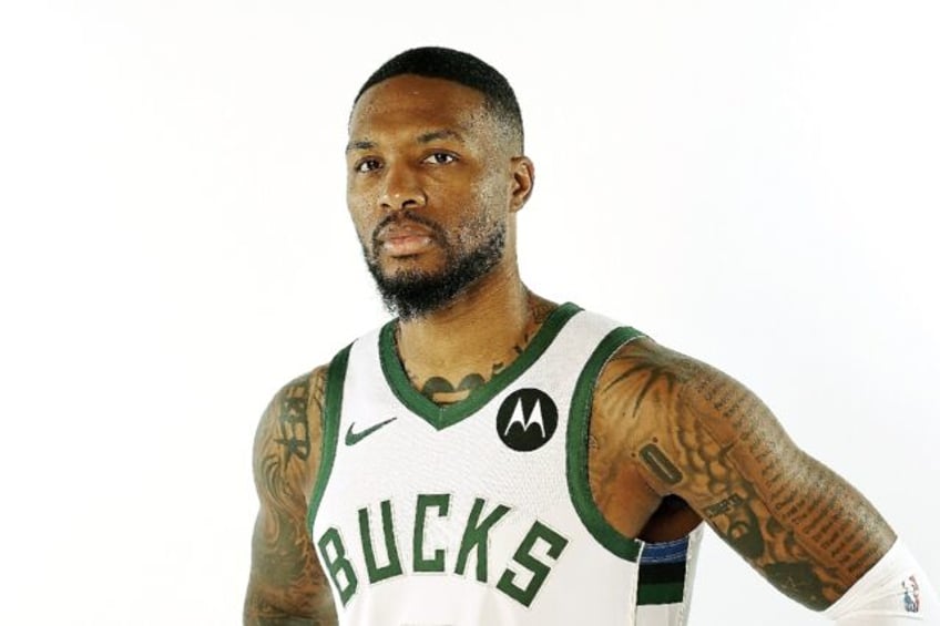 lillard makes triumphant nba pre season debut with bucks