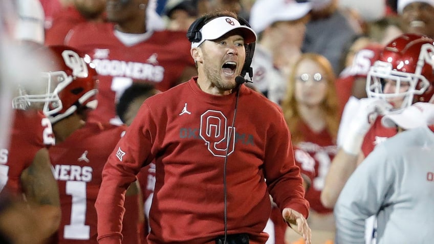 lincoln riley says oklahoma fans tried to break into his house sent suspicious packages after he took usc job