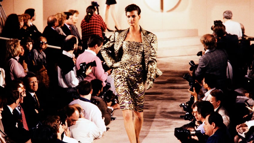 linda evangelista followed very harmful cleanses during early modeling career basically a starvation diet