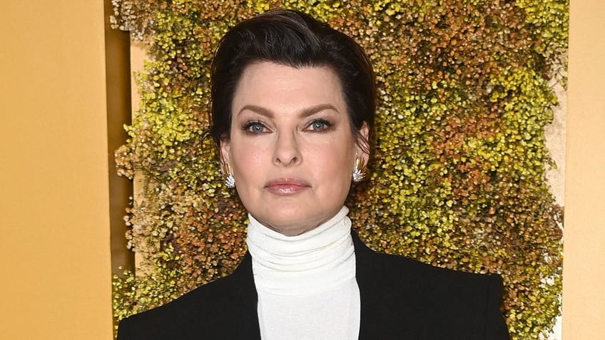 linda evangelista hasnt dated since coolsculpting incident not interested