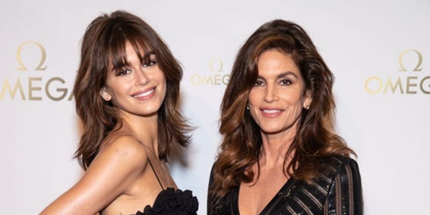 linda evangelista wanted normal upbringing for her son praises his stepmom salma hayek