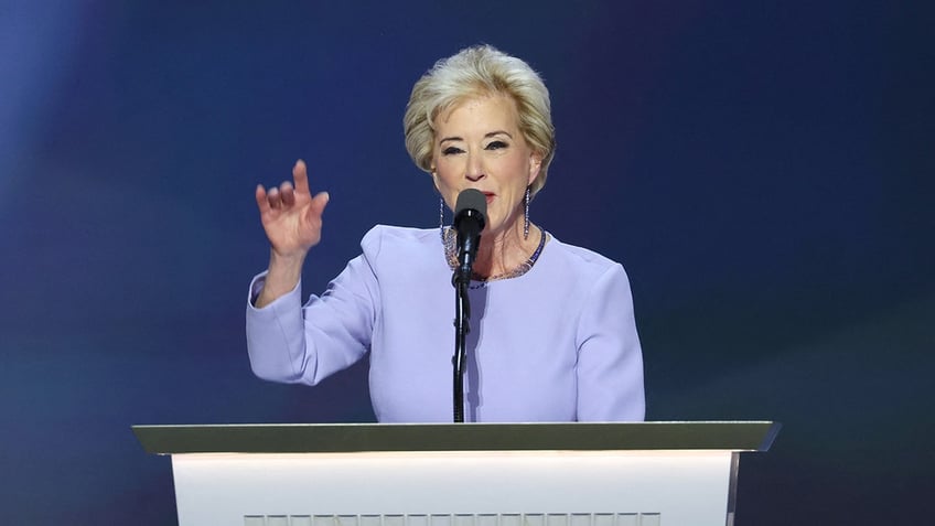 Trump Linda McMahon