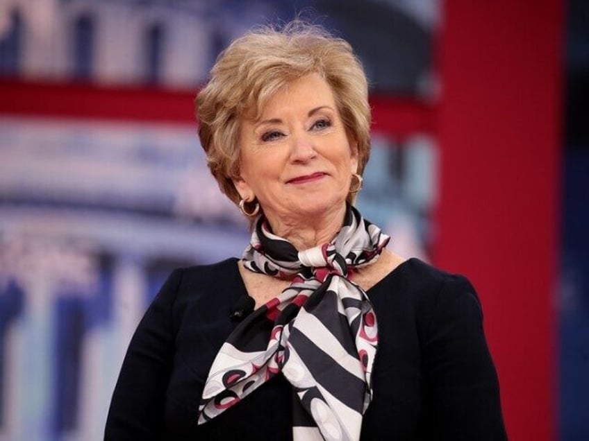 Linda McMahon speaking at the 2018 Conservative Political Action Conference (CPAC) in Nati