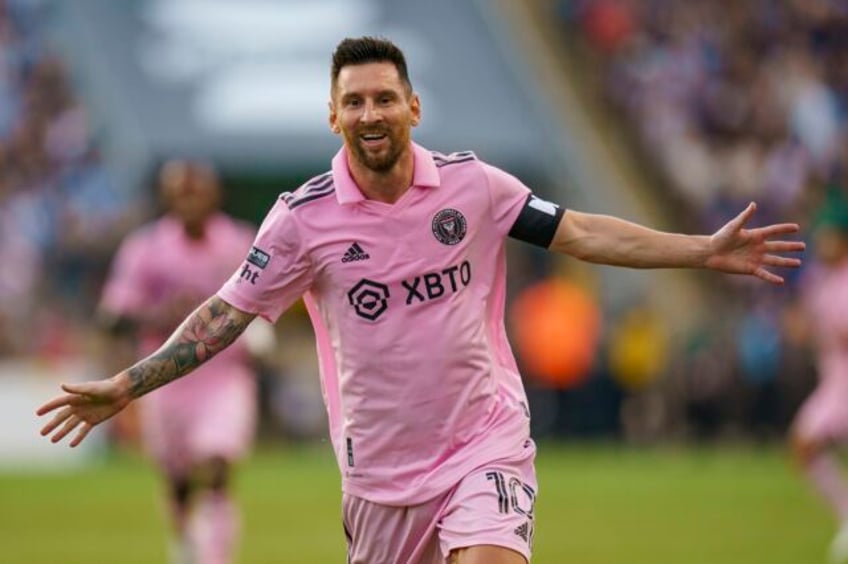 lionel messi scores again inter miami tops philadelphia 4 1 to make leagues cup final