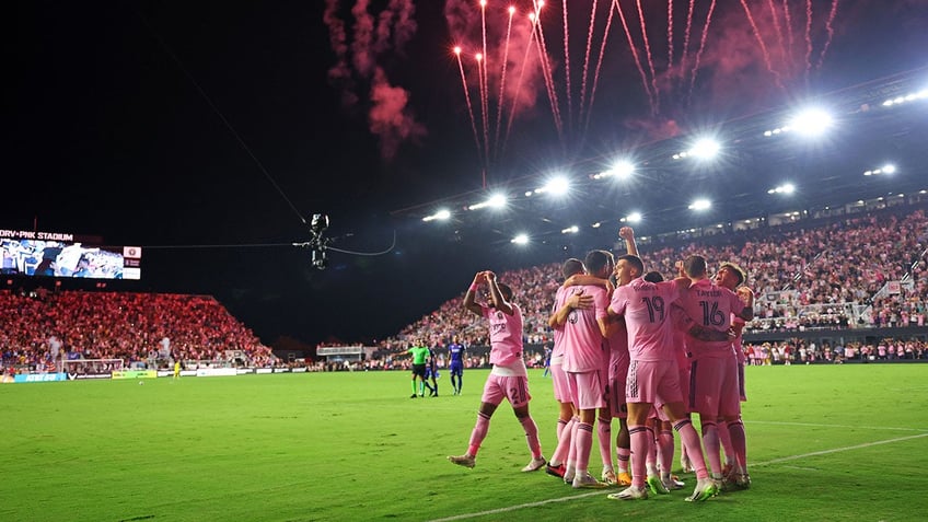 lionel messi scores exhilarating game winning goal in mls debut