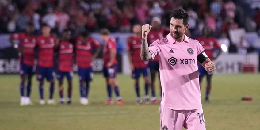 lionel messi scores spectacular free kick thriller inter miami advances to leagues cup quarterfinals