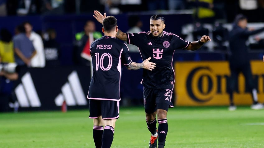 Lionel Messi celebrates goal