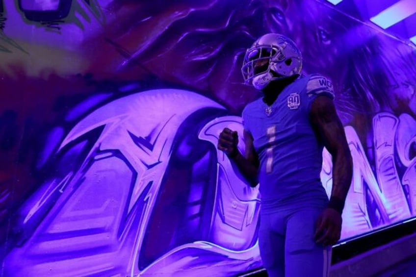 Detroit Lions cornerback Cameron Sutton takes to the field prior to an NFL game against th