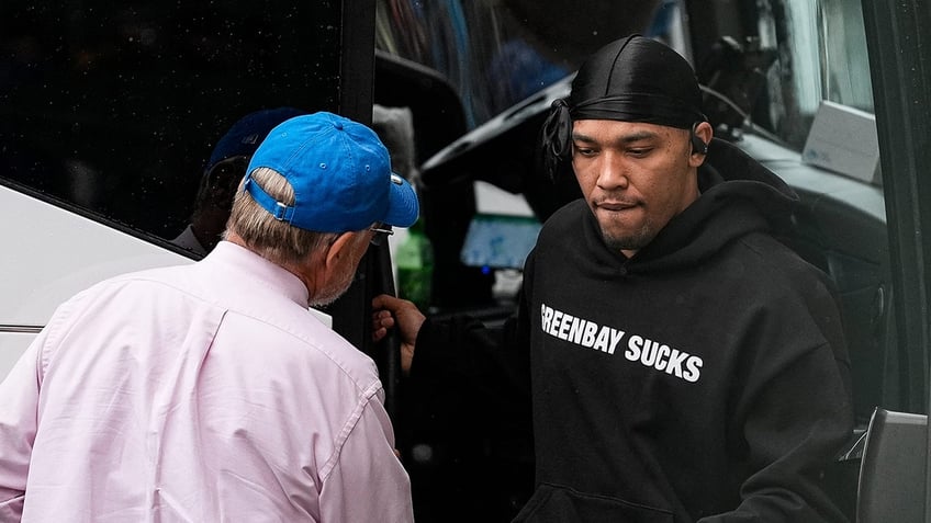 Amon-Ra St. Brown wears 'GREENBAY SUCKS' hoodie to Lambeau Field