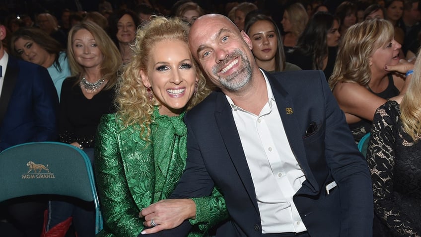 Kimberly Schlapman and her husband in 2018 at ACMs