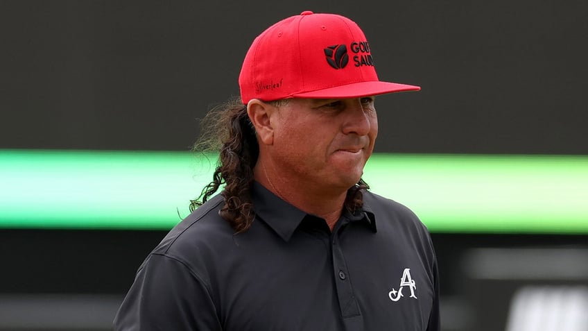 liv golfs pat perez mourns loss of brother in heartbreaking instagram post