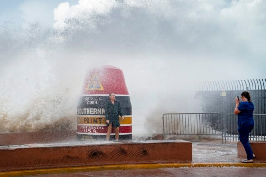 live updates hurricane idalia set to hit florida as category 4 storm