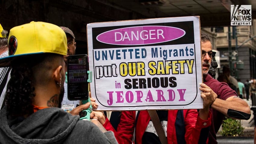 NYC-Migrant-Protests-Roosevelt-Hotel