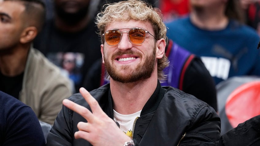 logan paul praised for savvy save during us championship win against rey mysterio