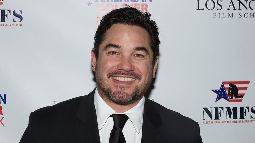 lois clark star dean cain admits curiosity in using ai for scripts