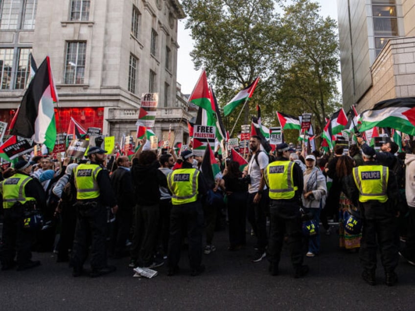 london cops mobilize to stop anti semitic crimes amid pro hamas rallies