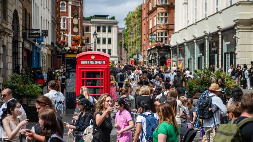 london mayor insists crime falling despite tiktok driven looting incident data paints a different picture