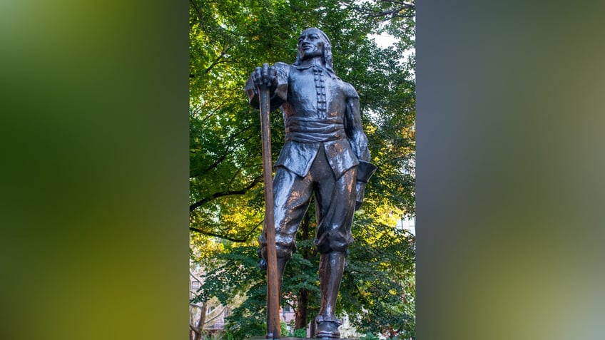 long island town says it will take statues of washington jefferson columbus rejected by woke nyc officials